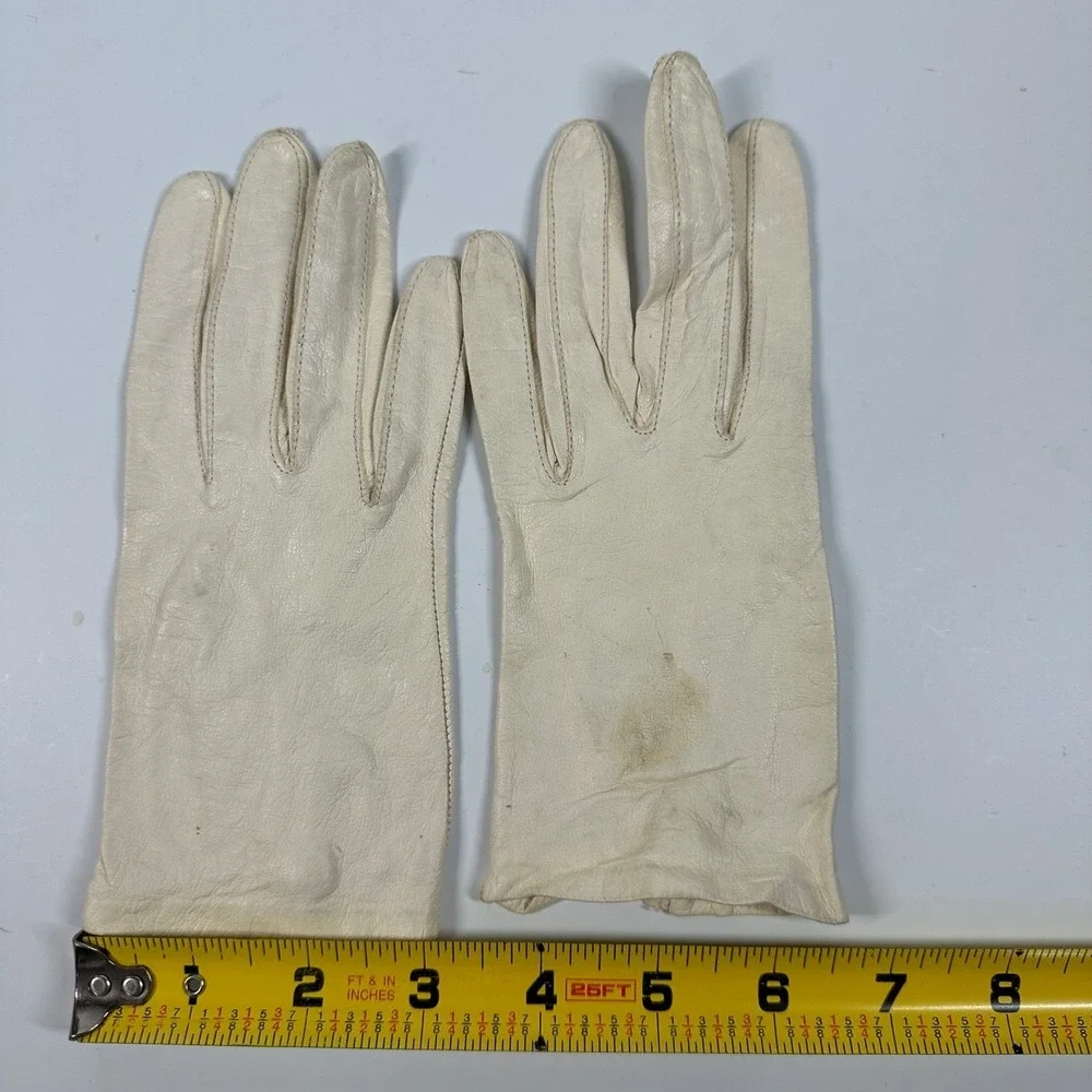 Vintage Off White Leather Gloves Ivory‎ Pearl Closure Formal Evening Sz 6.5